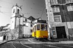 Fototapeta Tramwaj W Zabytkowej Dzielnicy Lizbony